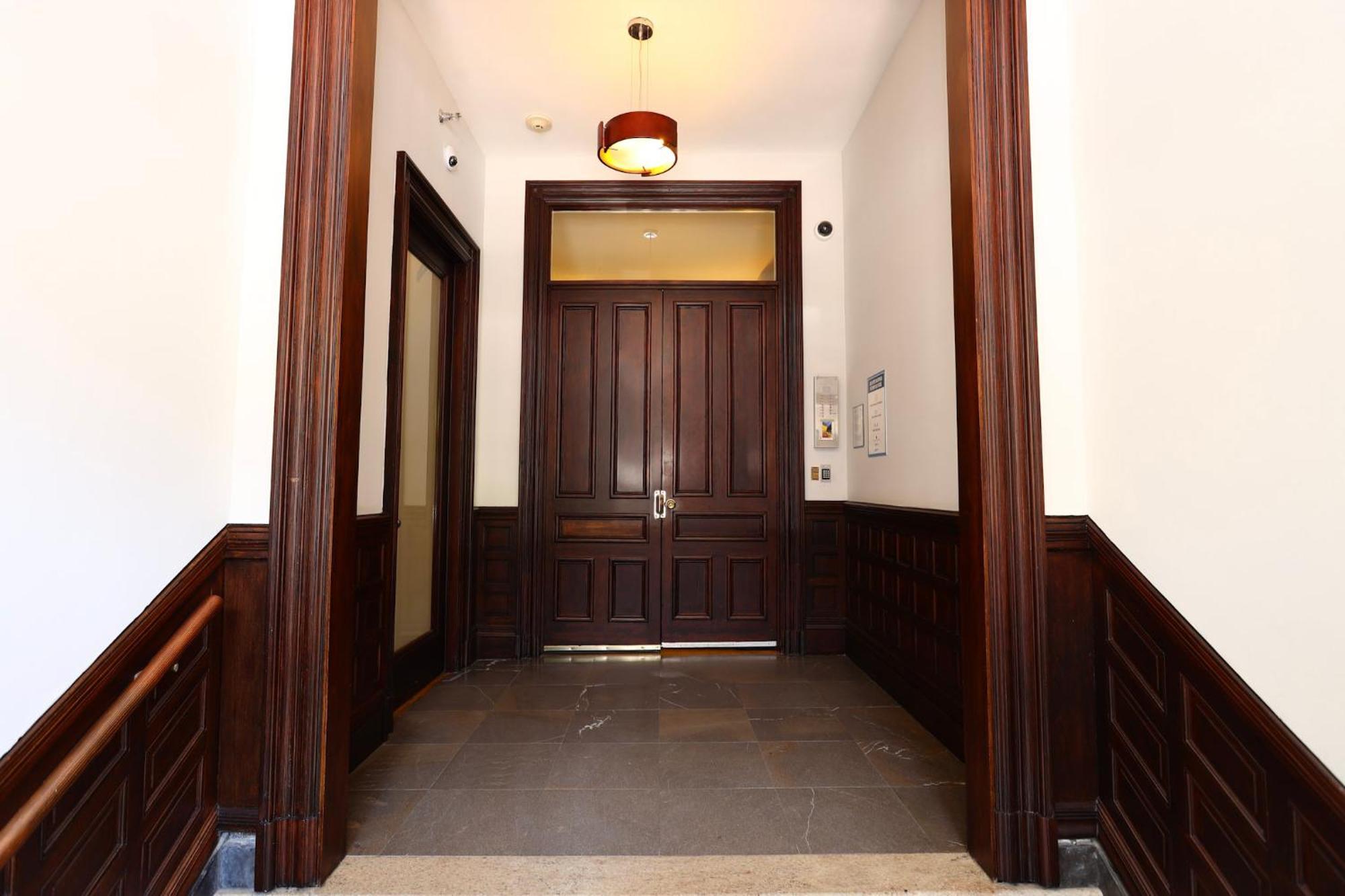 Stylish Newbury Street Studio, #4 Boston Bagian luar foto