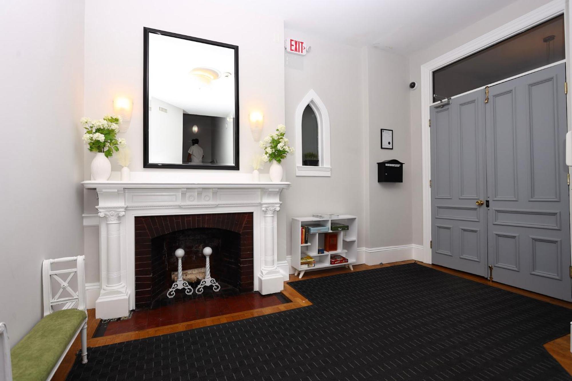 Stylish Newbury Street Studio, #4 Boston Bagian luar foto